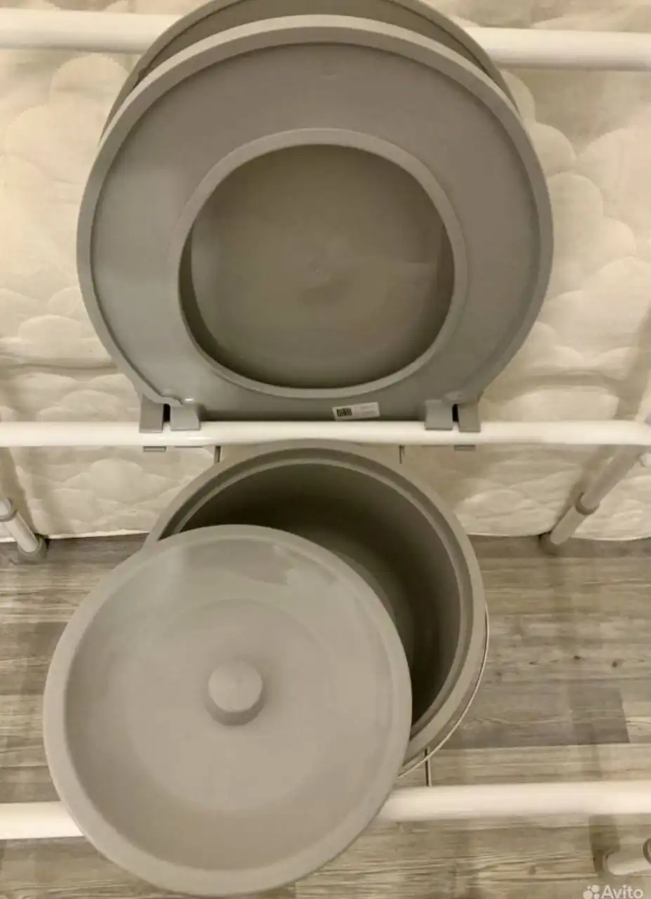 Ходунки и прикроватный туалет-кресло для маломобильных людей