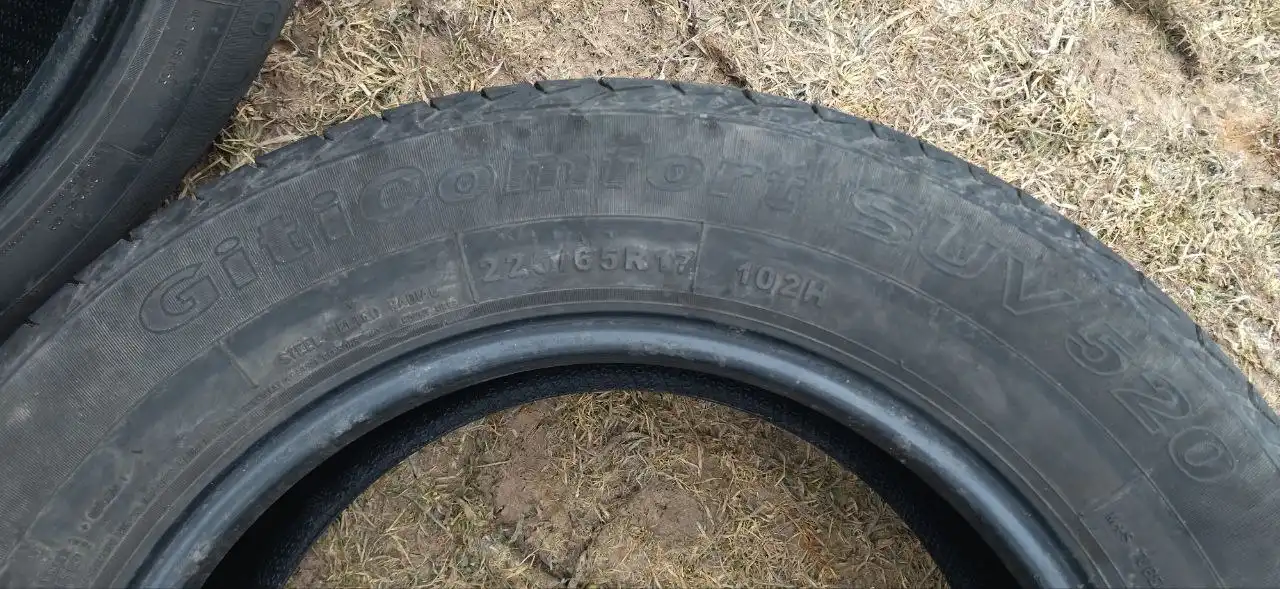 Продам комплект летних шин Giti comfort 225/65/17