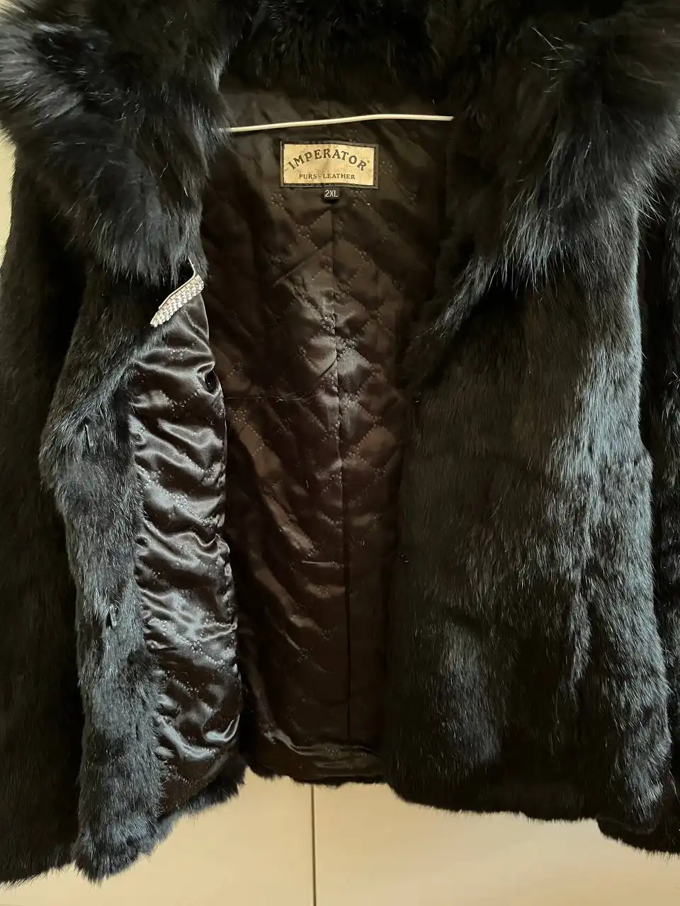 Полушубок с капюшоном размер 48-50