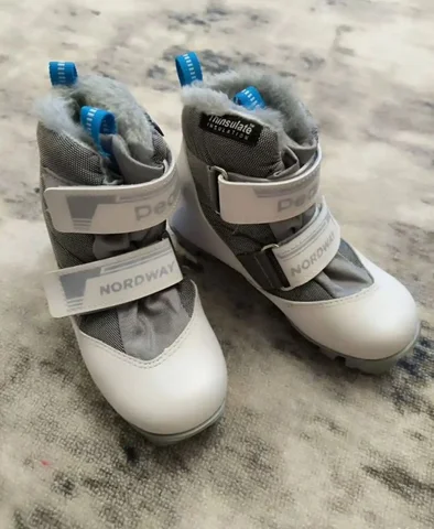 Лыжные ботинки размер 32 - Кондитерские инструменты в Москва