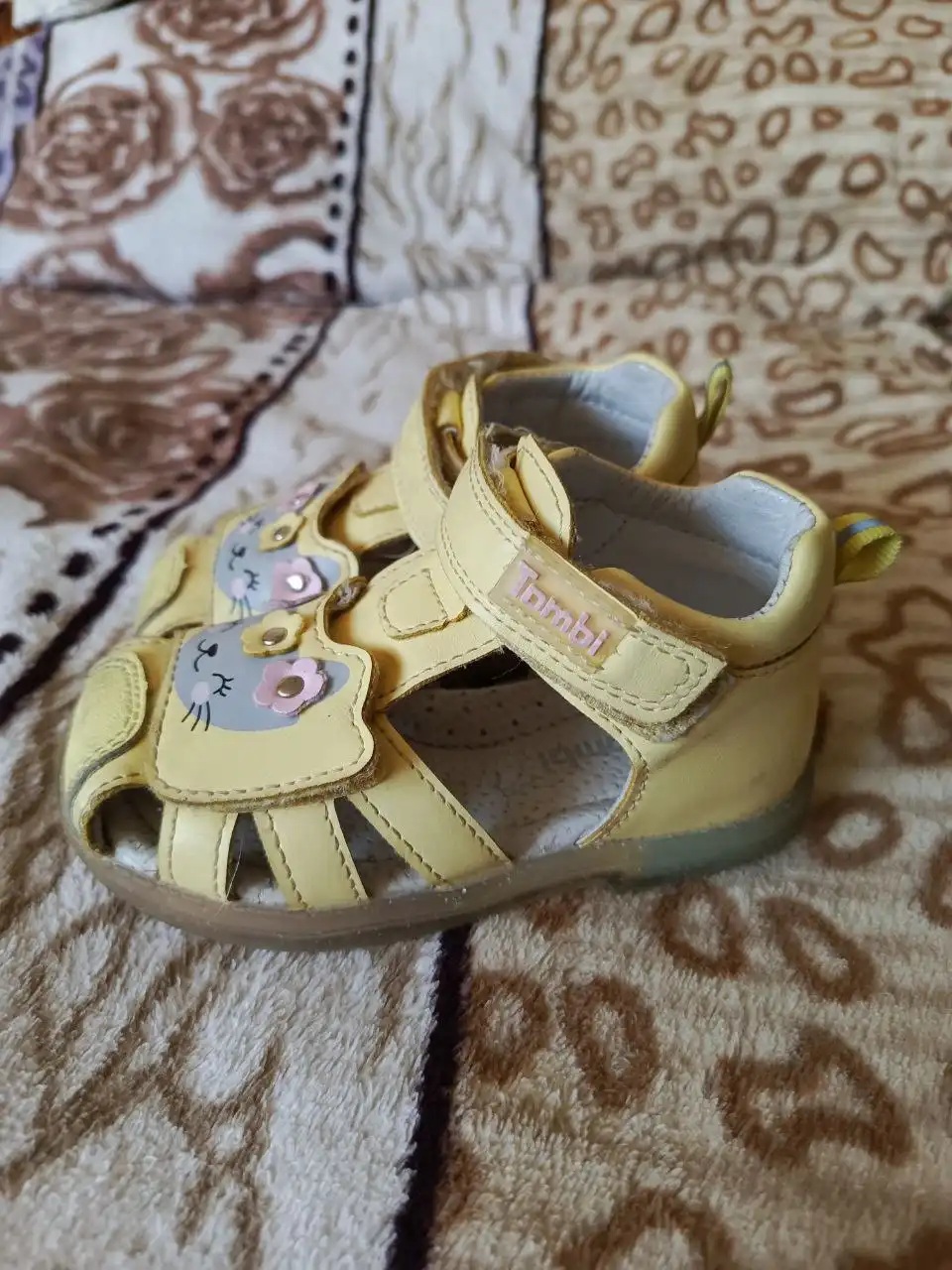 Закрытые сандалии Tombi для девочки 23 размера - Детская обувь (Одежда) в Балашиха