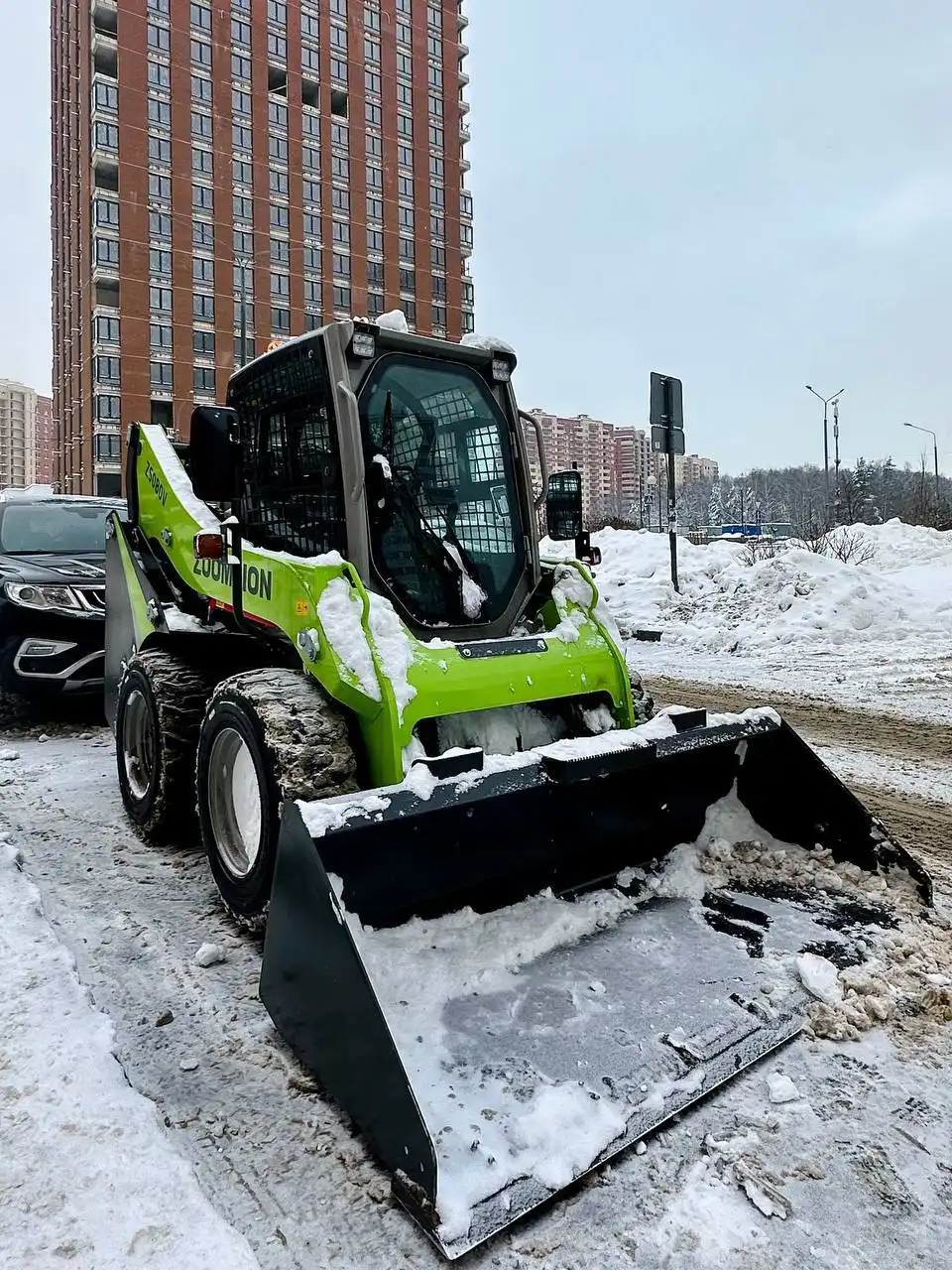 Уборка территории мини-погрузчиком с оператором - Уборка (Услуги) в Балашиха