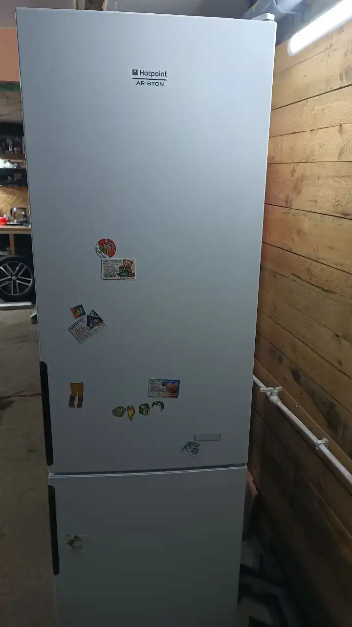 Холодильник требует ремонта - Барахолка в Балашиха
