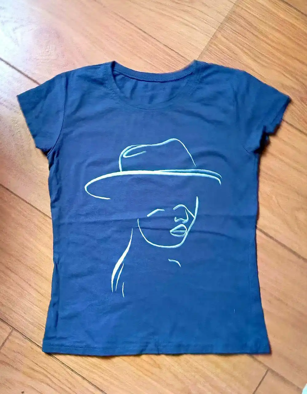 Новая футболка размер XS для подростка или миниатюрной женщины - Футболки (Одежда) в Балашиха