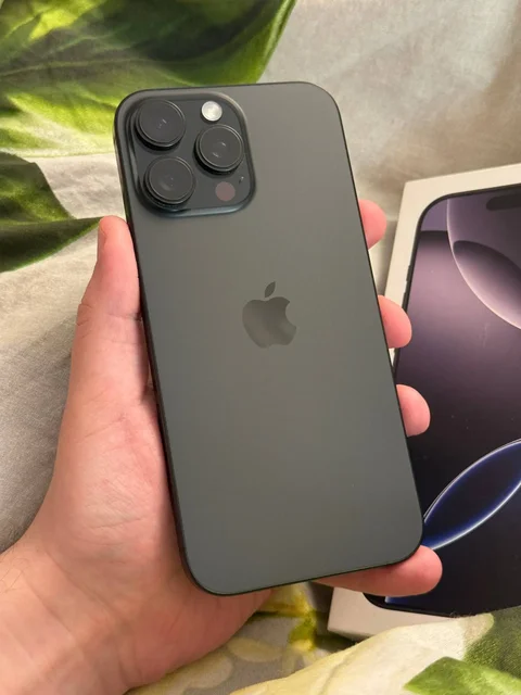 Продам iPhone 16 Pro Max 256Gb Black в отличном состоянии - Электроника в Москва