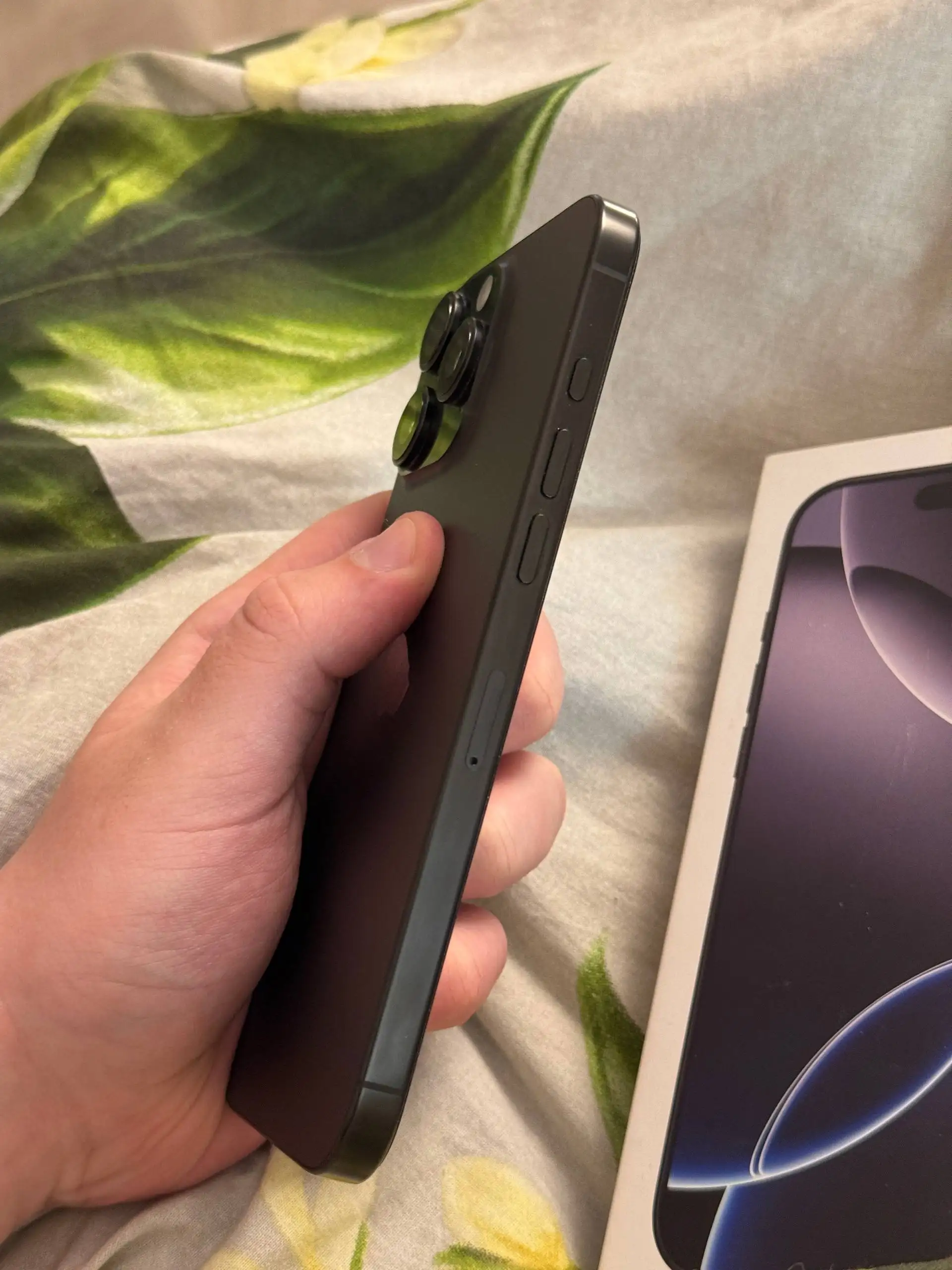 Продам iPhone 16 Pro Max 256Gb Black в отличном состоянии - Смартфоны (Электроника) в Москва