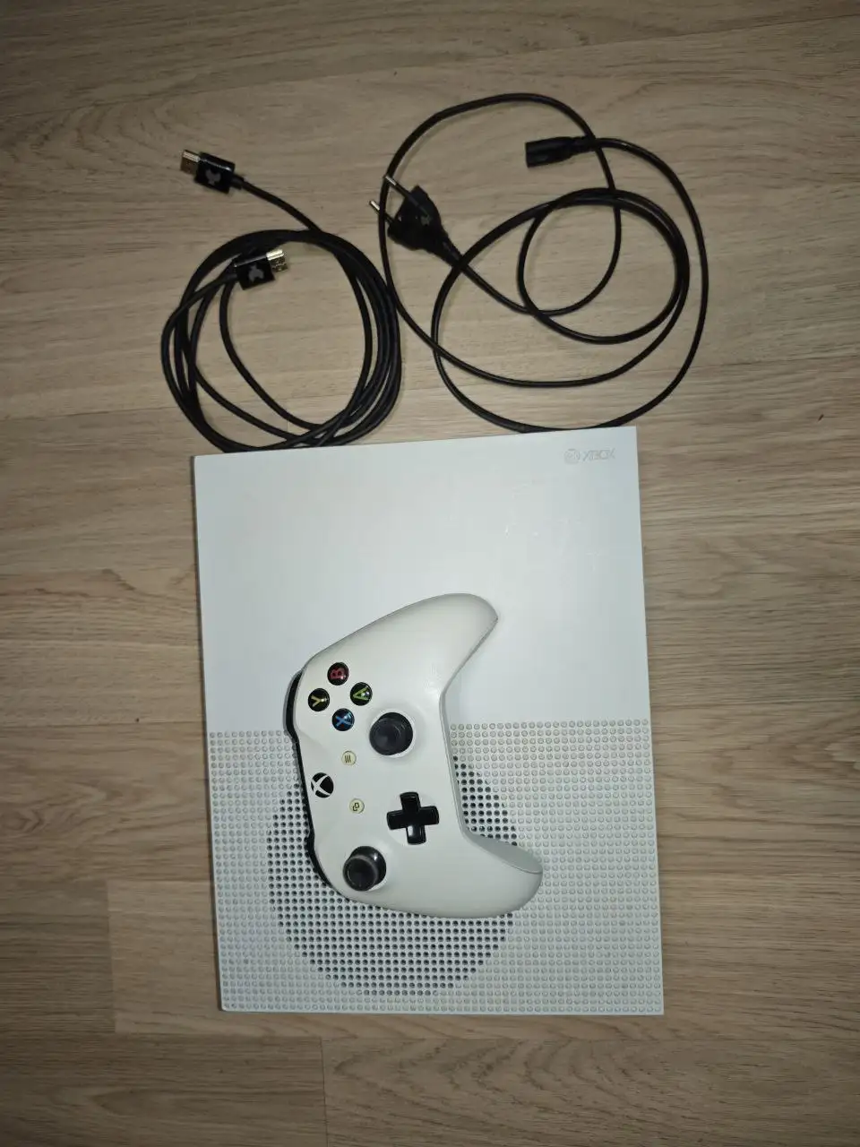 Продажа Xbox One S 1ТБ с комплектом - Игровые приставки (Электроника) в Балашиха