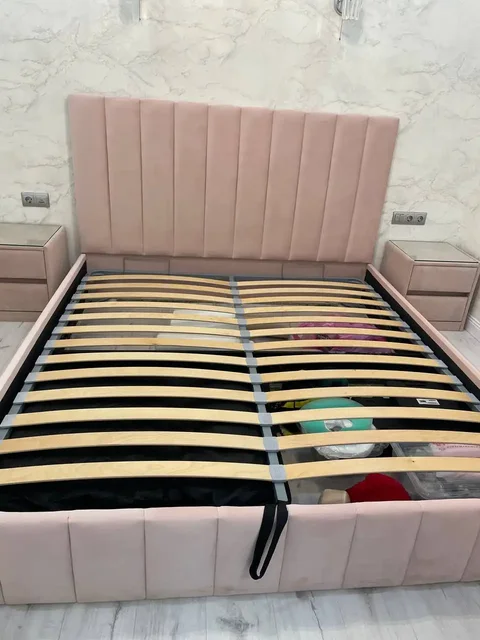 Кровать 180x200 с тумбочками розовый велюр - частное объявление в Балашиха