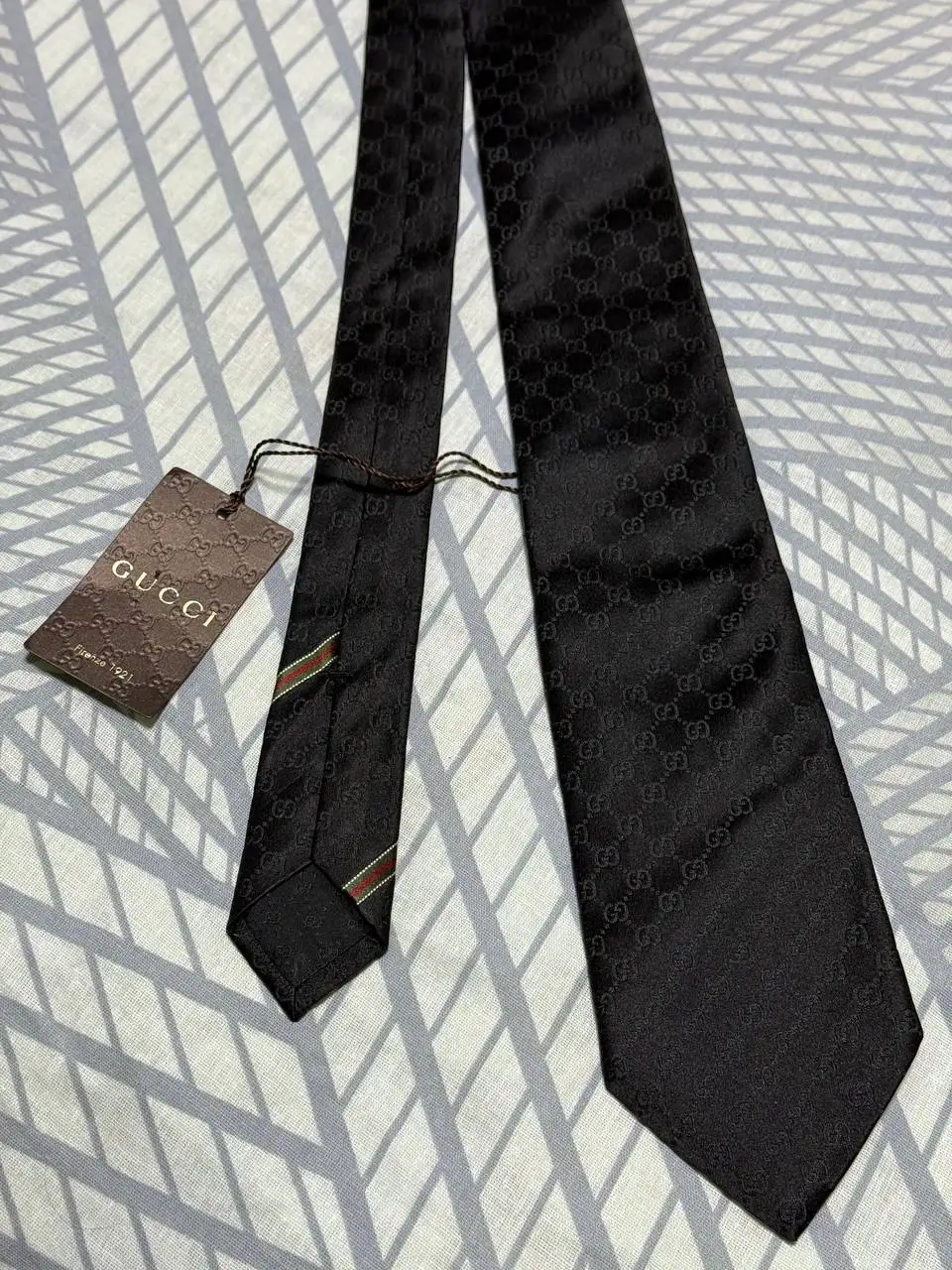 Галстук Gucci новый с этикеткой - Одежда в Балашиха