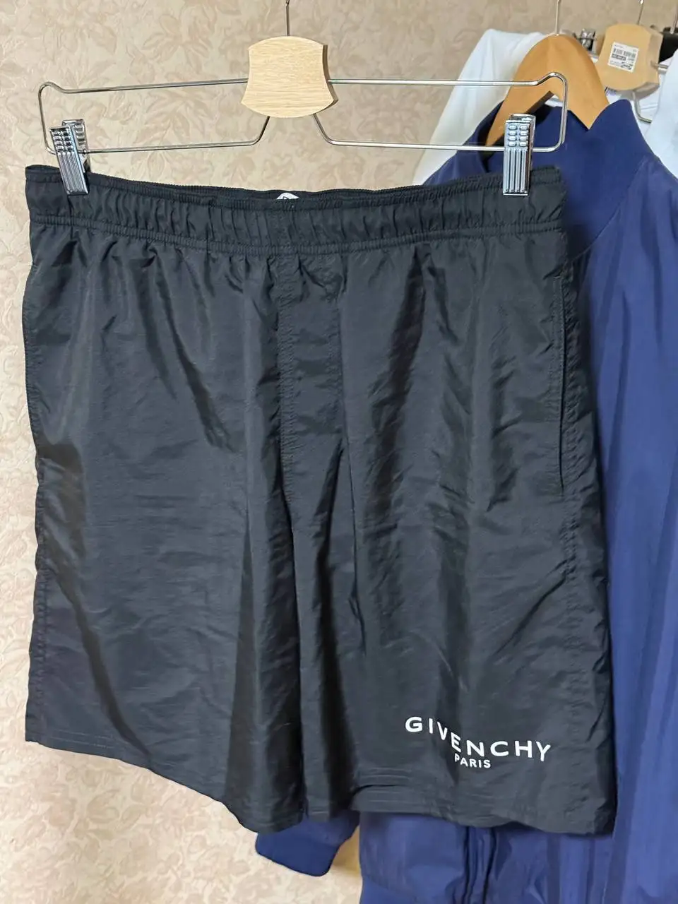 Почти новые джинсы размер L - Джинсы (Одежда) в Москва