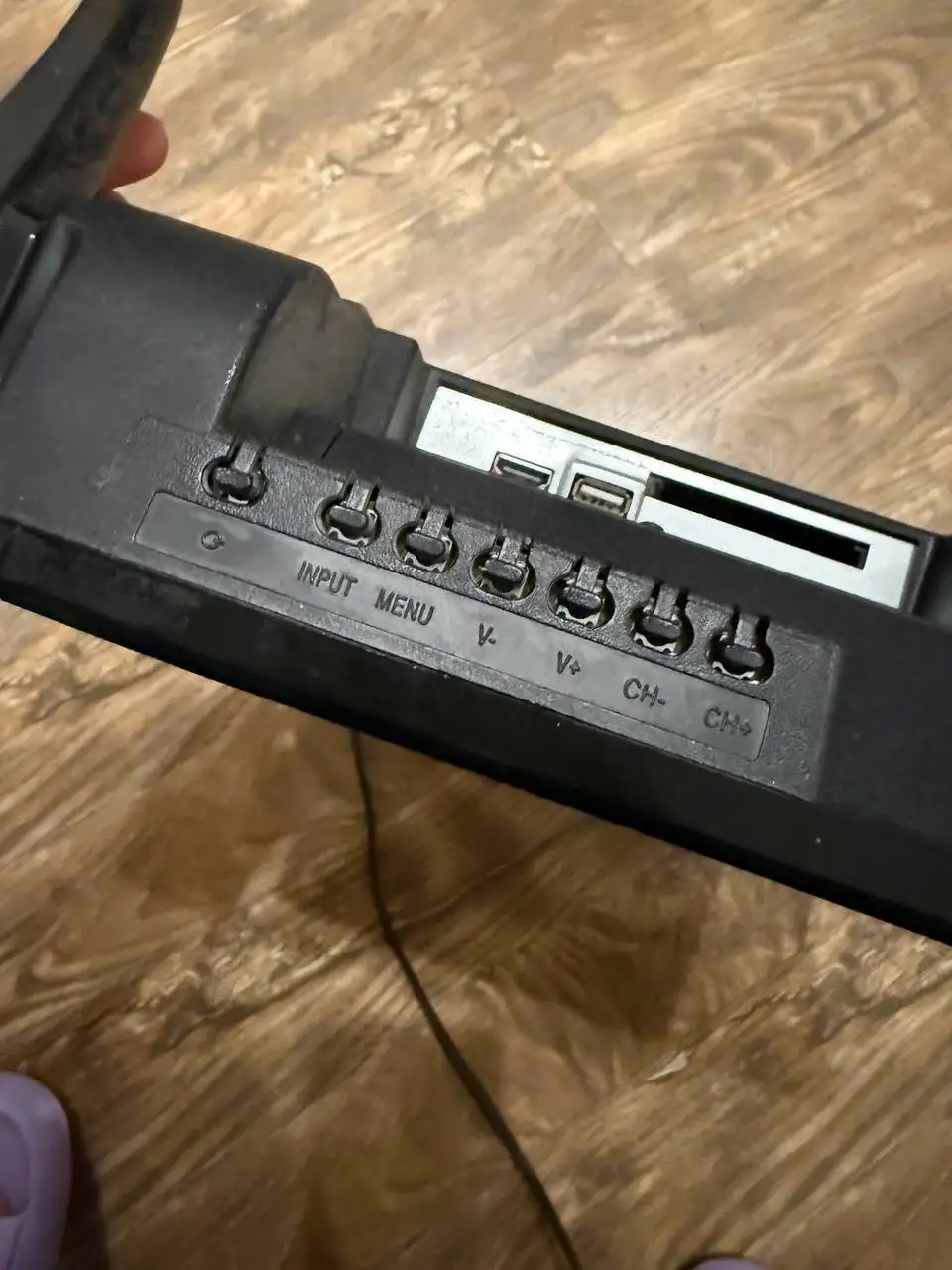 Продажа камней для аквариума, аквариума и телевизора-монитора - Аквариумистика (Животные) в Балашиха