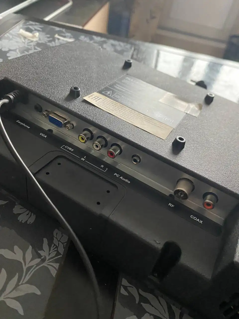 Продажа аквариумных камней, аквариума и телевизора-монитора - Аквариумистика (Животные) в Балашиха