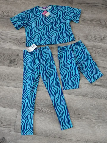 Новый костюм для девочки на рост 122-128 - Аксессуары для беременных в Балашиха