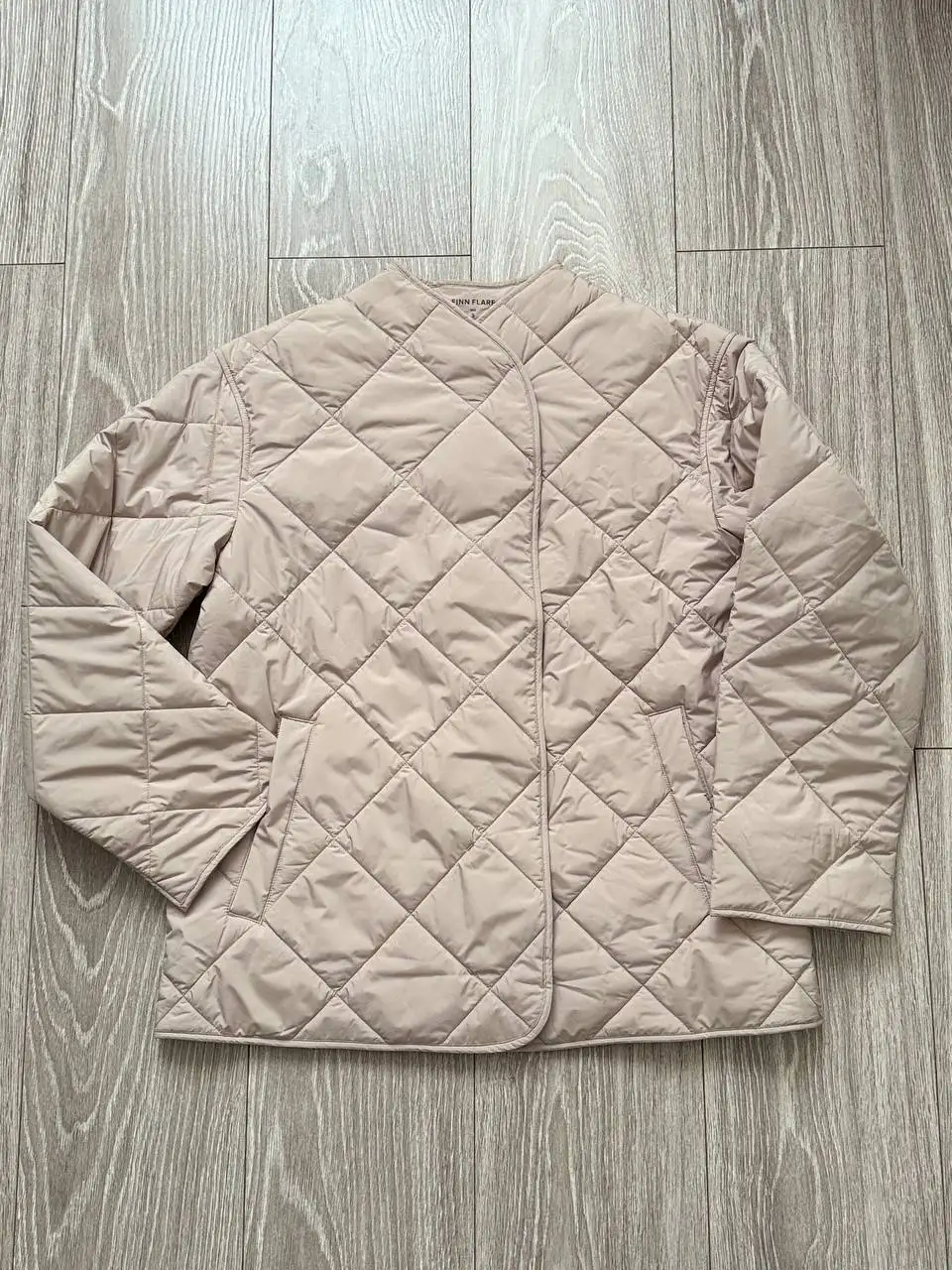 Куртка женская и шапка женская - Женская одежда (Одежда) в Балашиха