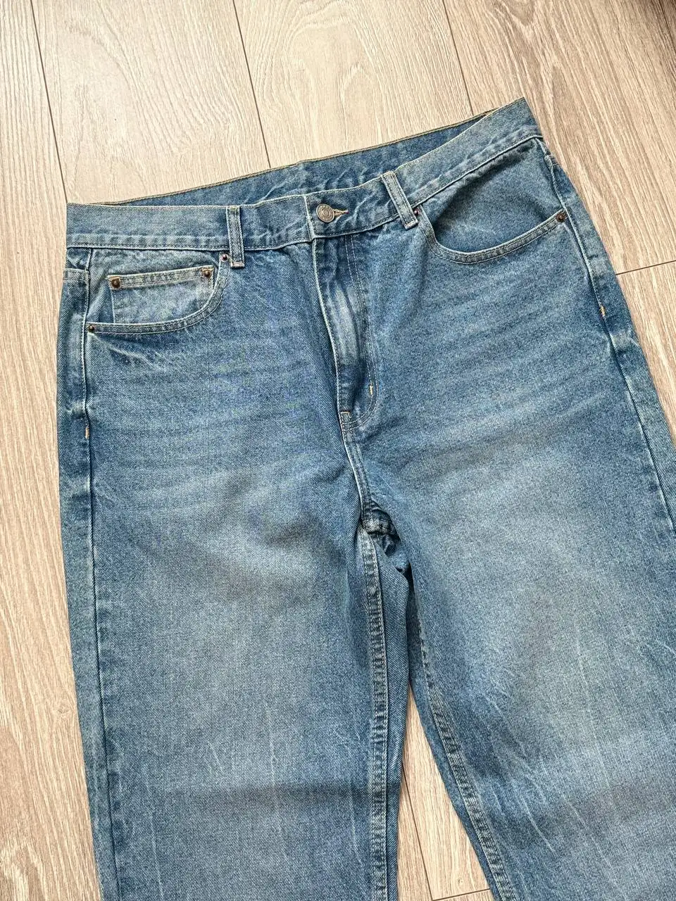 Женская куртка и мужские джинсы - Одежда в Балашиха