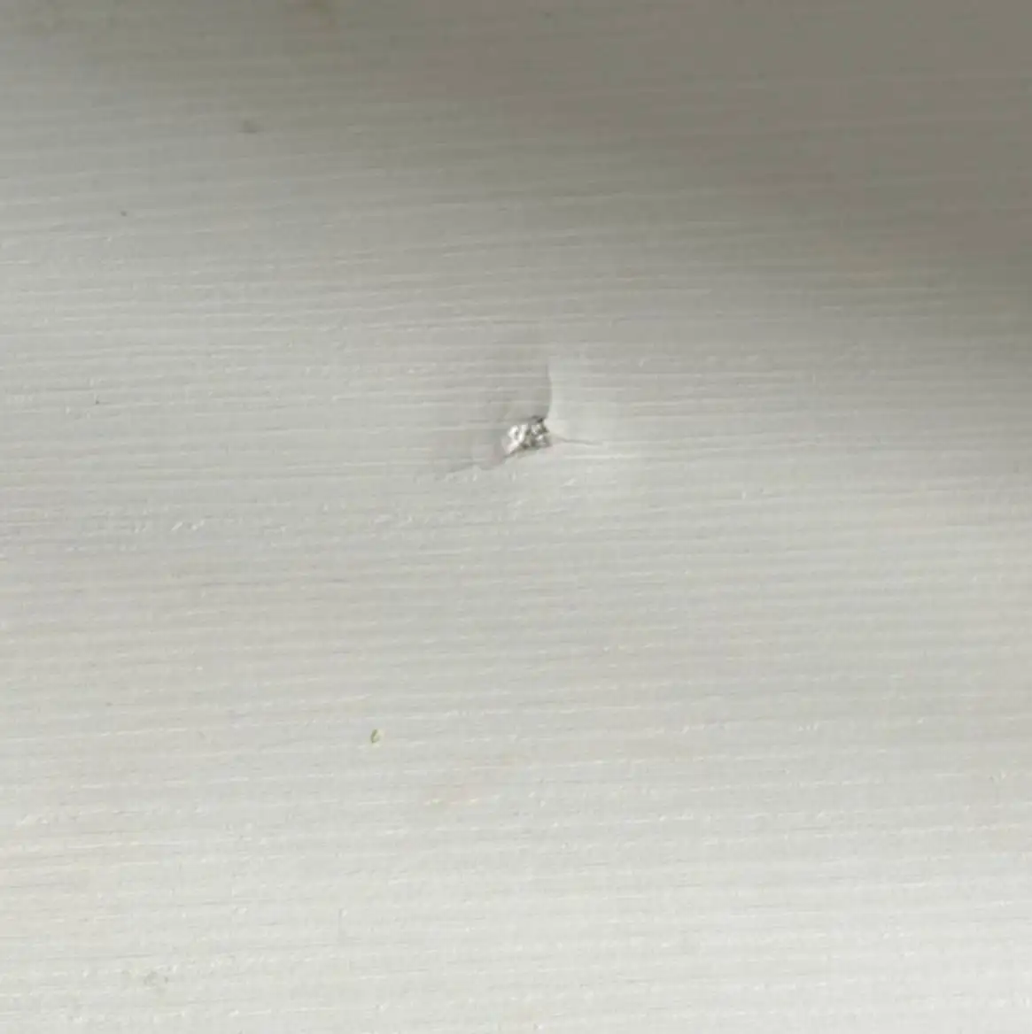 Продается белый кухонный стол из ДСП - Мебель (Для дома и дачи) в Балашиха