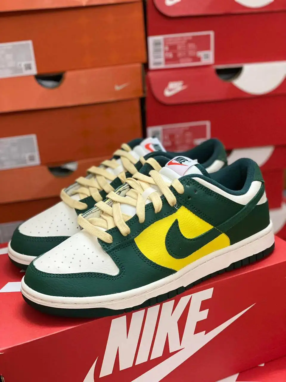 Продажа мужских и женских кроссовок - Обувь (Одежда) в Балашиха