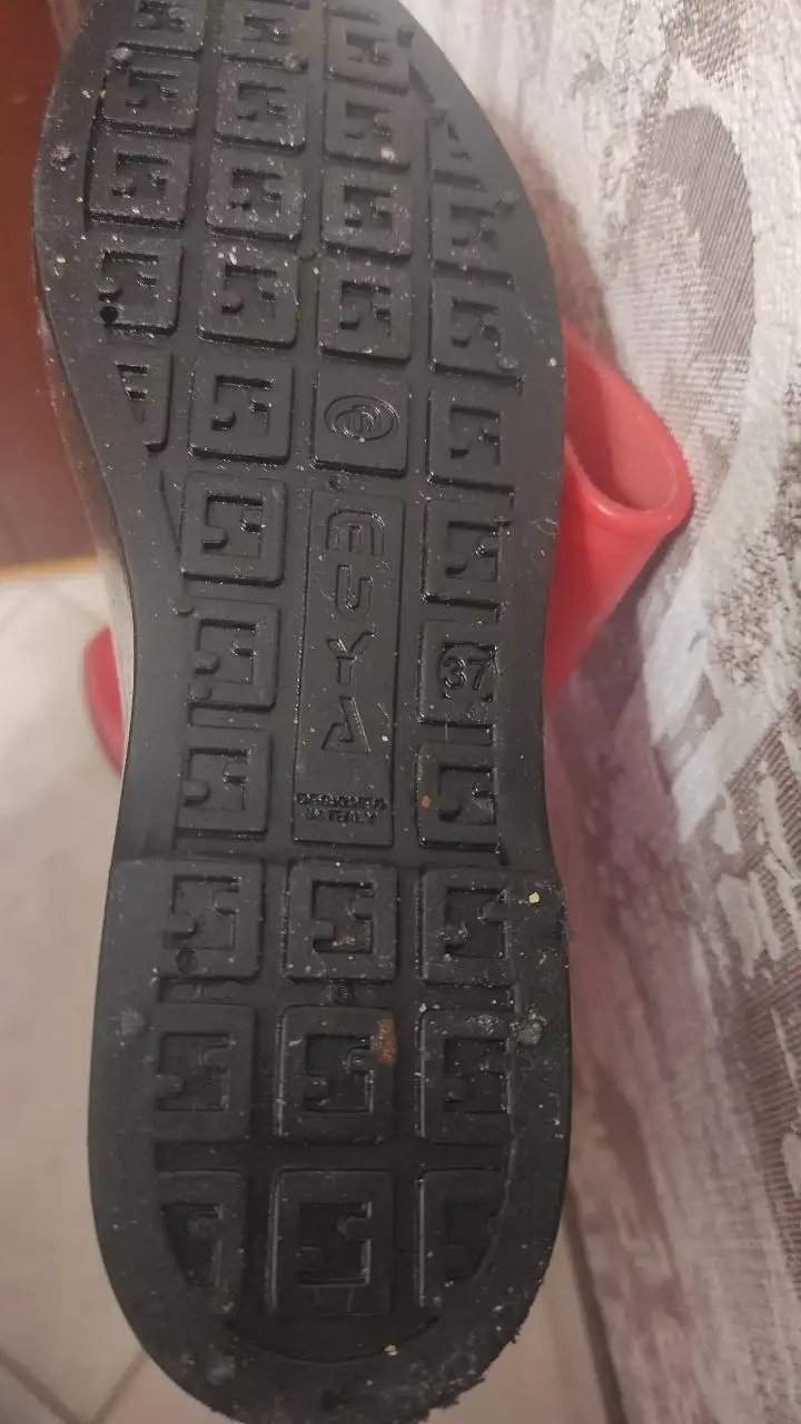 Новые резиновые сапожки 37 размера - Обувь (Одежда) в Балашиха