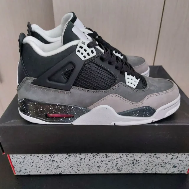 Продам кроссовки Джорданы 4 - Блузки в Москва