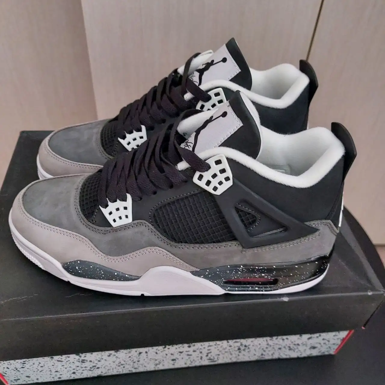 Продам кроссовки Джорданы 4 - Обувь (Одежда) в Москва