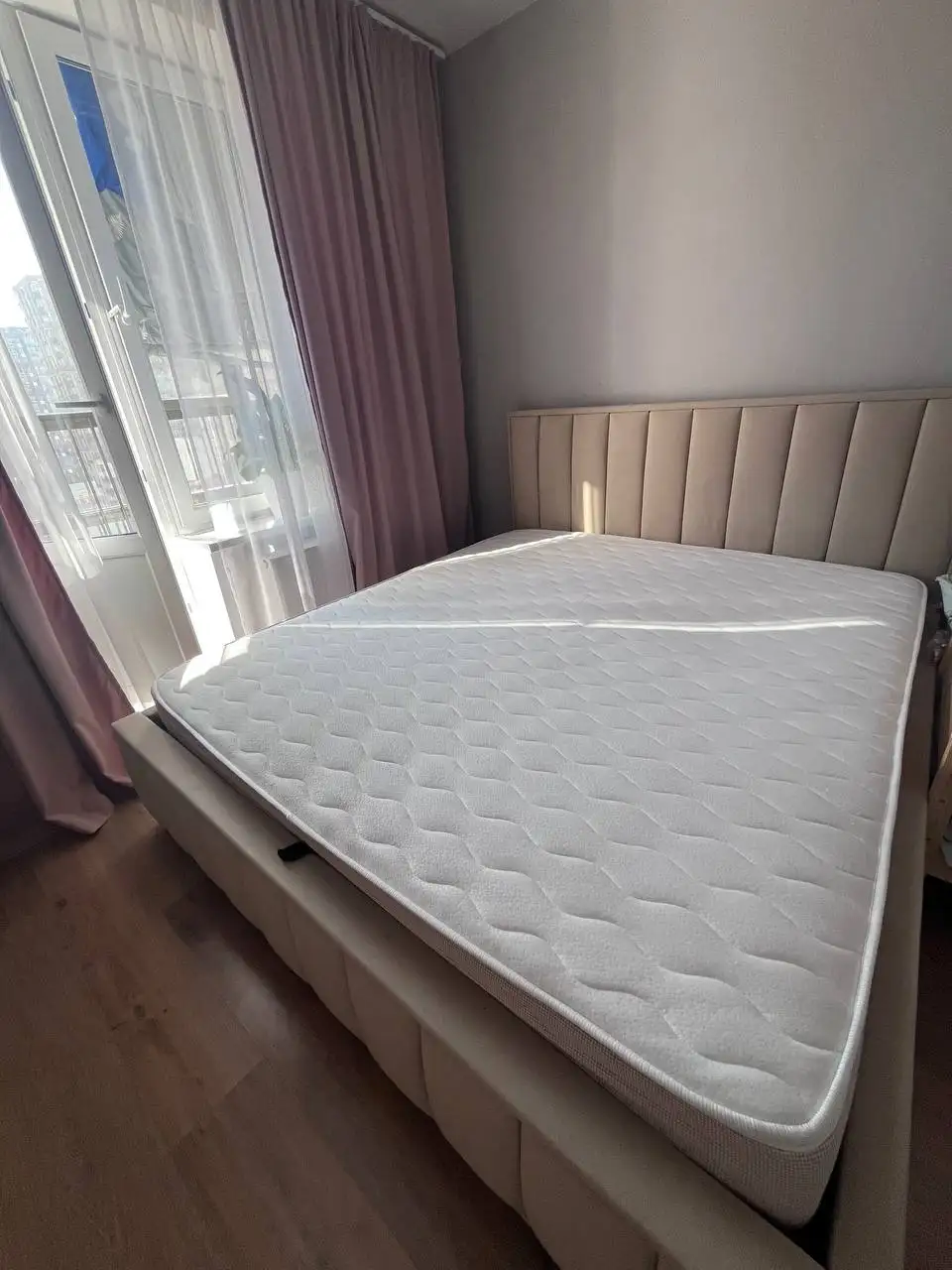 Продам двуспальную кровать с матрасом Hoff Ocean - Мебель (Для дома и дачи) в Москва