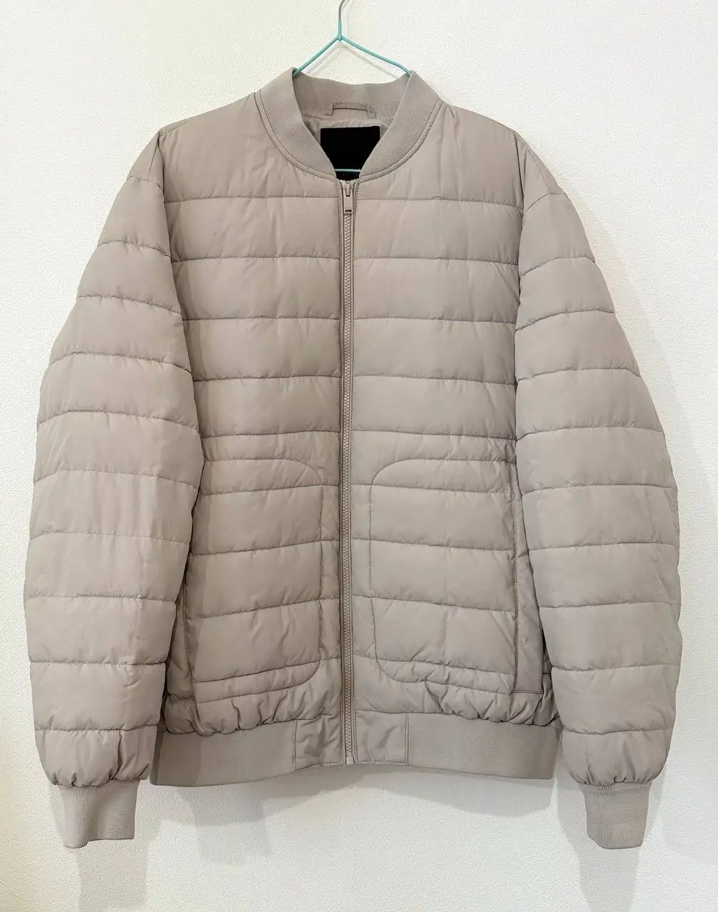 Продажа курток, босоножек и шапок - Верхняя одежда (Одежда) в Балашиха