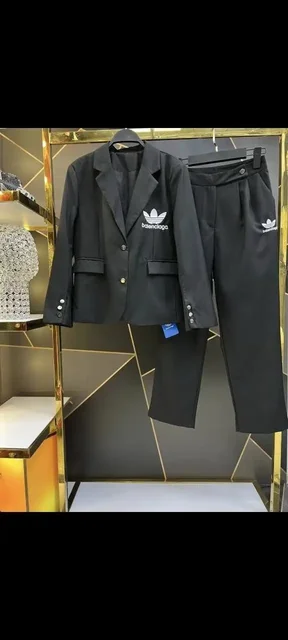 Новый костюм s42/44 - Одежда в Реутов