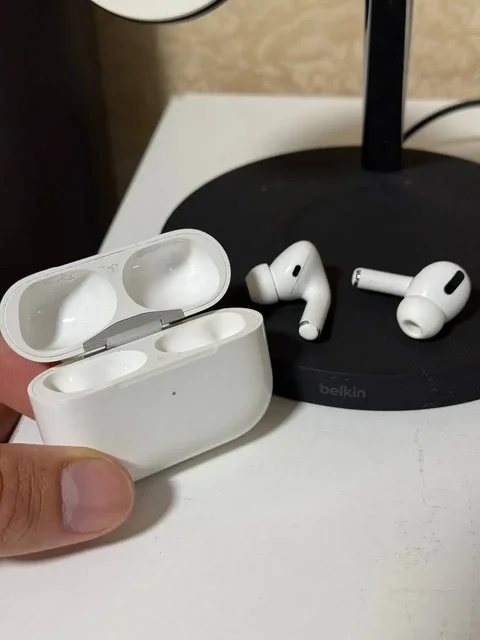 Продам AirPods Pro (1-го поколения) - Аксессуары для ноутбуков в Москва