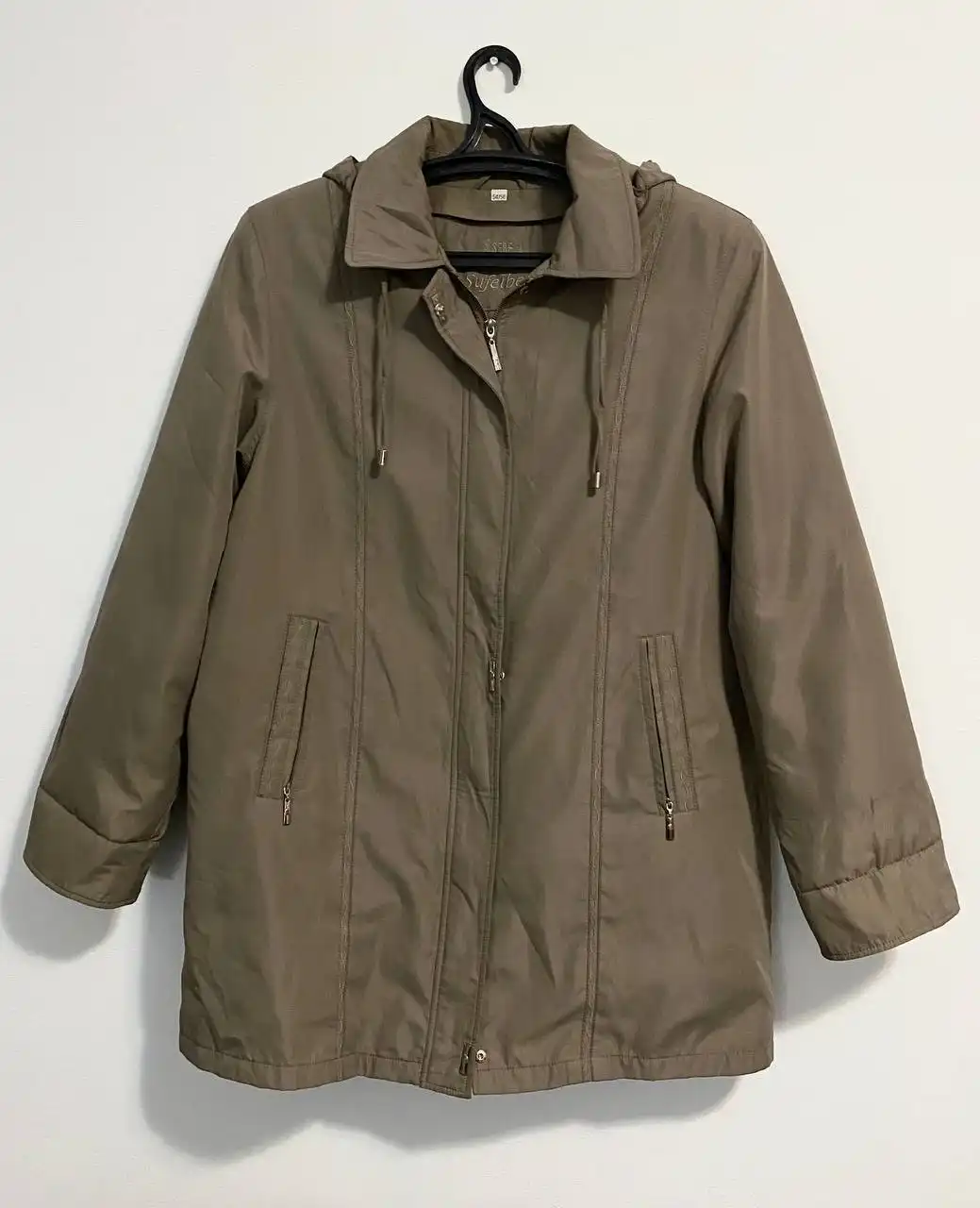 Продам женскую куртку Sufeibeier