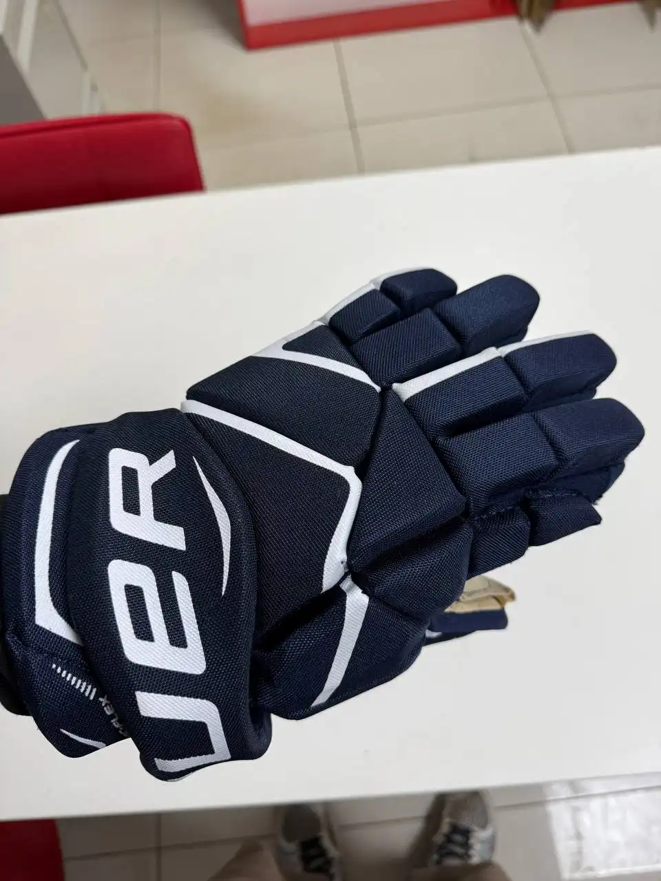 Продажа хоккейной экипировки Bauer