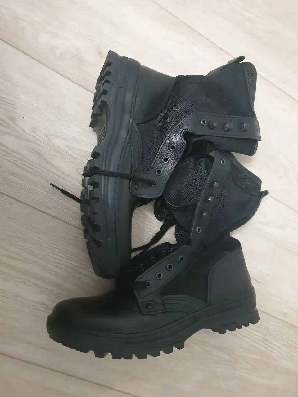 Продажа мужской обуви: сапоги рыбацкие, ботинки рабочие, берцы