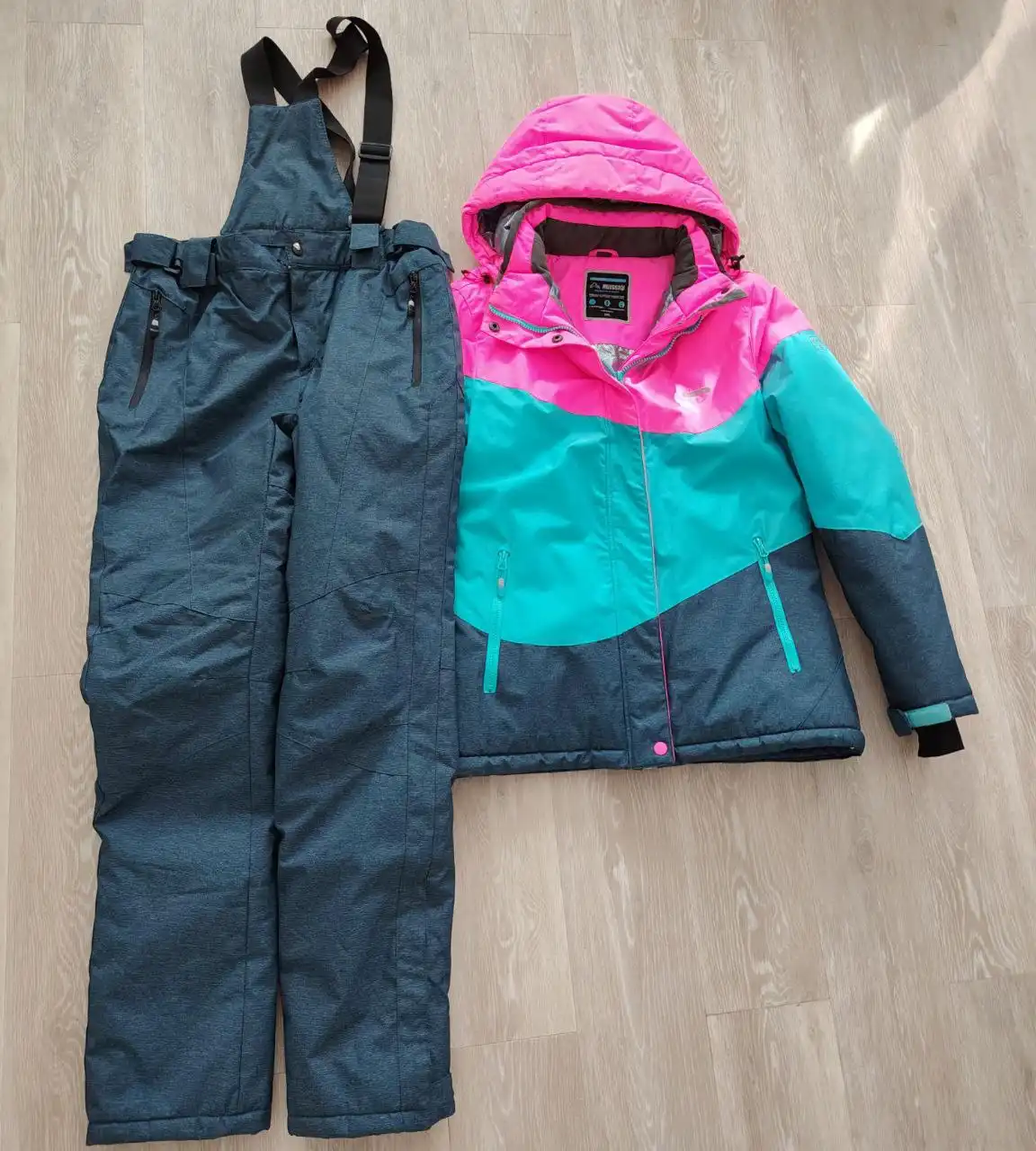 Продам лыжник р. 44 рост 170-176