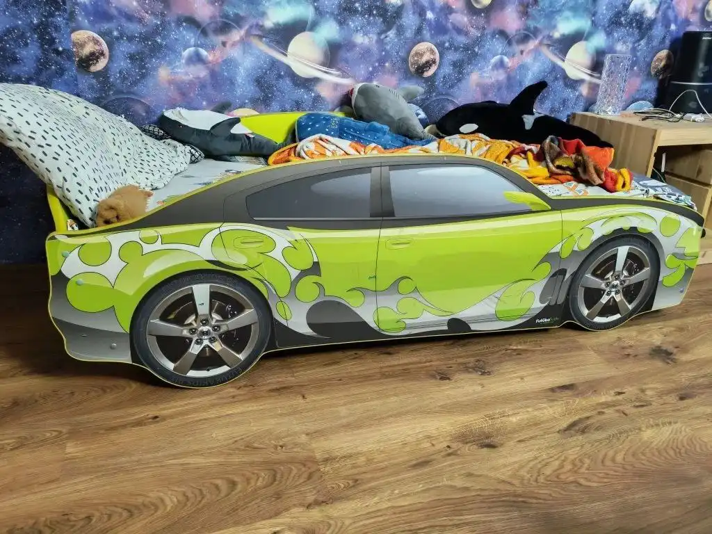 Продам детскую кровать с матрасом