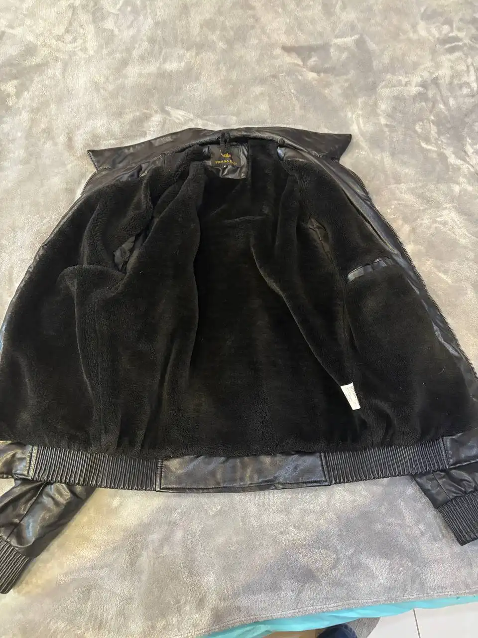 Кожаная куртка для мальчика 44-46 размер