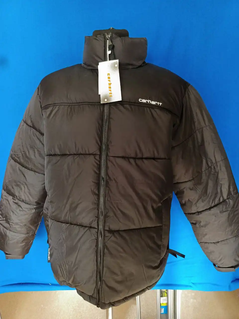 Новая зимняя куртка Carhartt размер 52/54 - Верхняя одежда (Одежда) в Владивосток