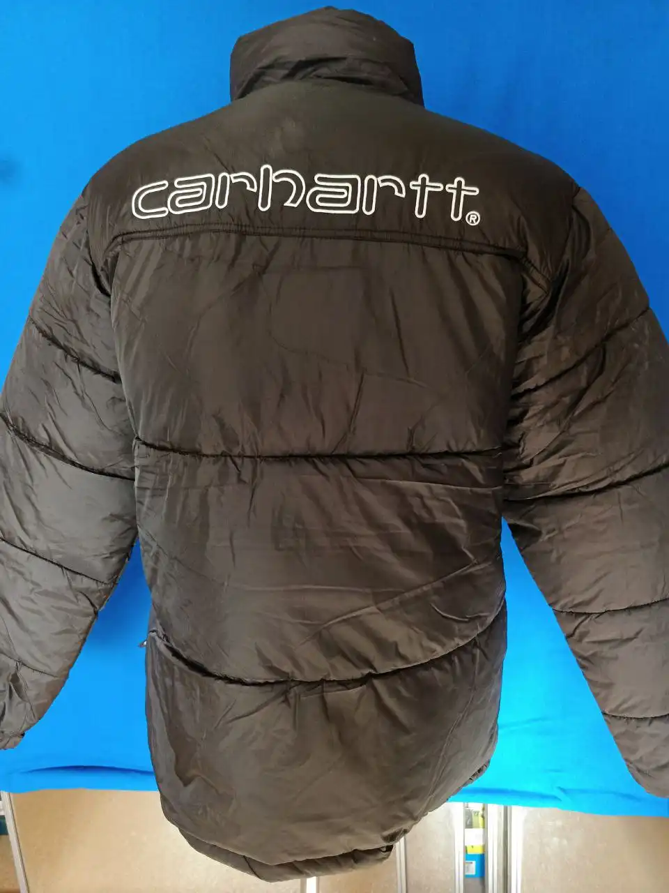 Новая зимняя куртка Carhartt размер 52/54 - Верхняя одежда (Одежда) в Владивосток