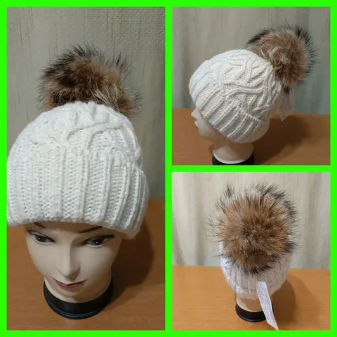 Шапка новая на флисовом подкладе с бубоном из натурального меха енота - Спортивная одежда в Владивосток