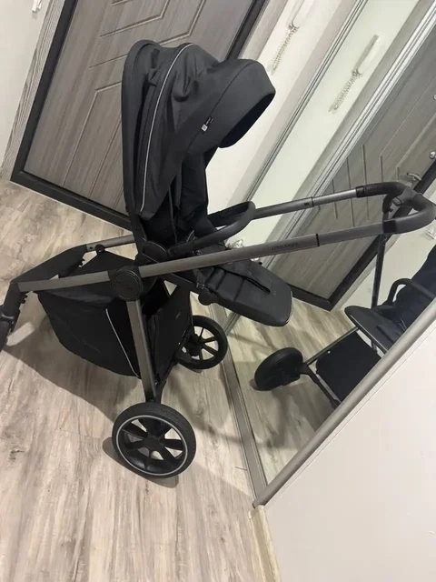 Продам коляску - Одежда и обувь в Владивосток