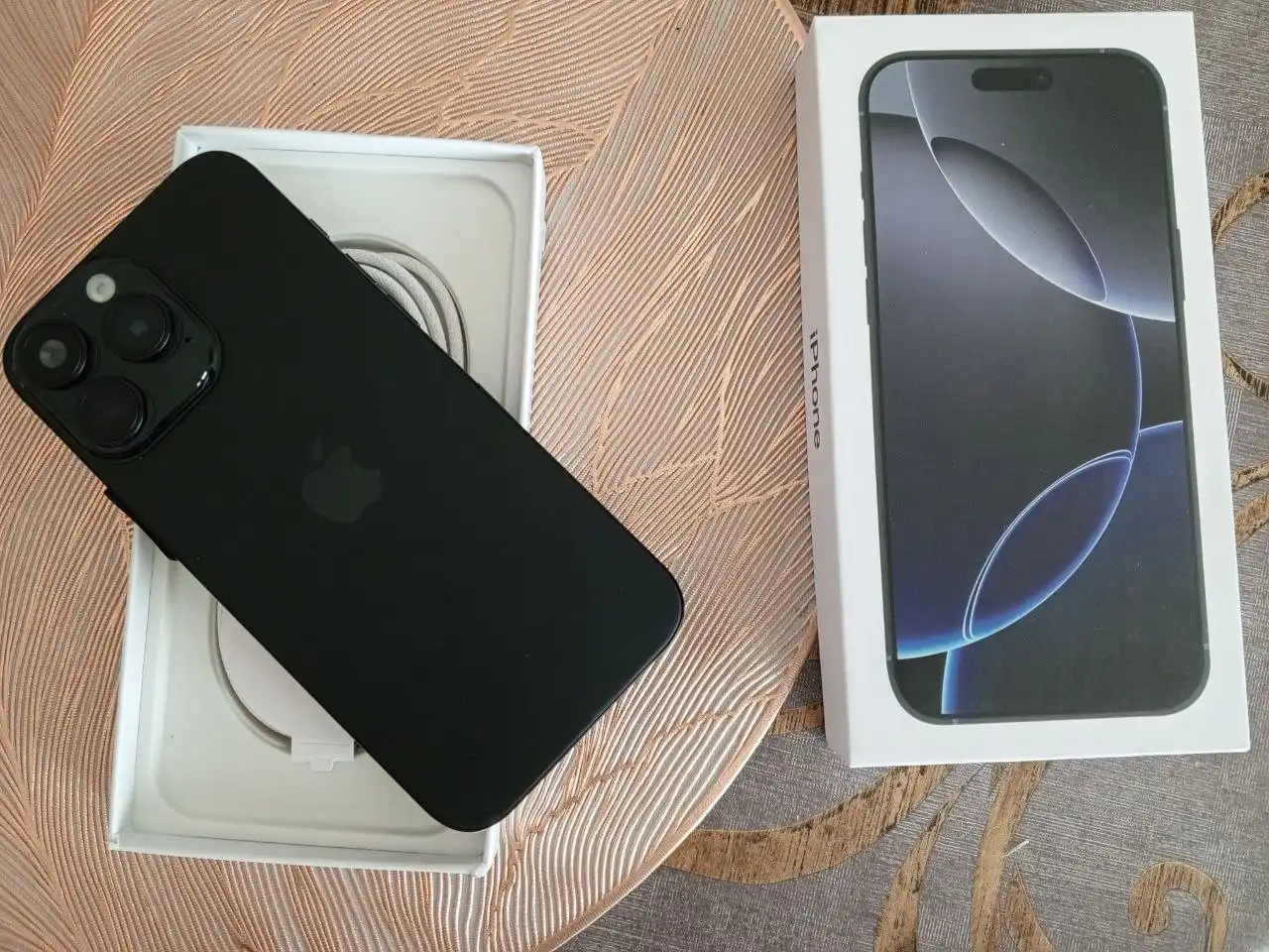 Продам айфон 16 - Смартфоны (Электроника) в Владивосток