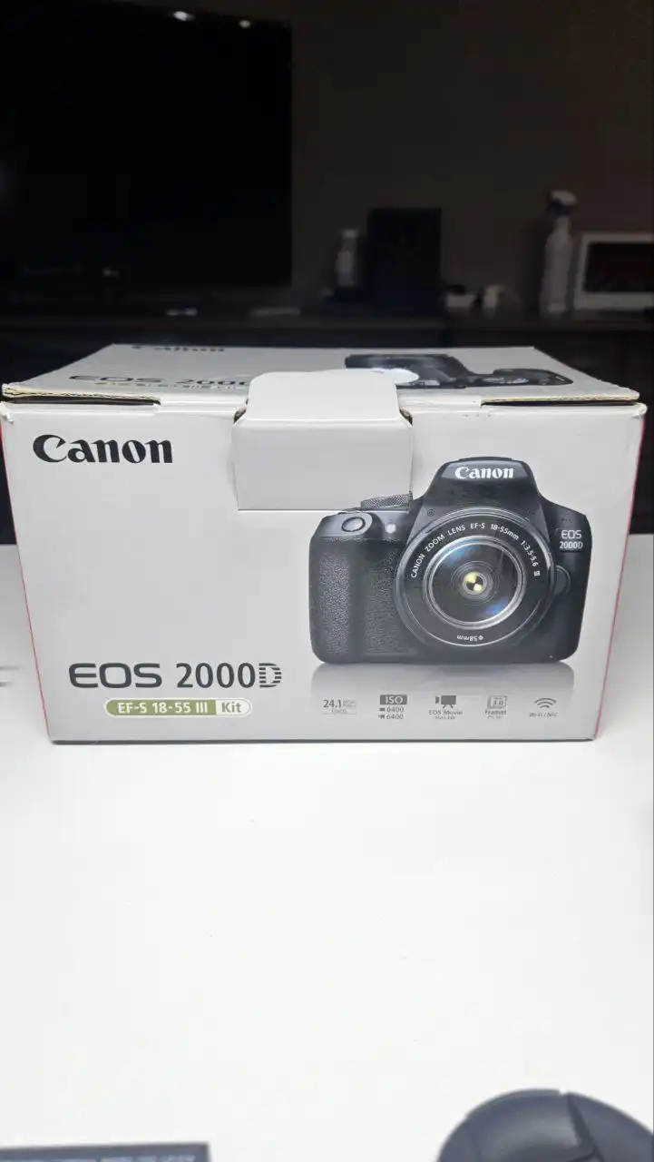 Продам фотоаппарат Canon EOS 2000D EF-S 18-55III KIT - Фотоаппараты (Электроника) в Владивосток