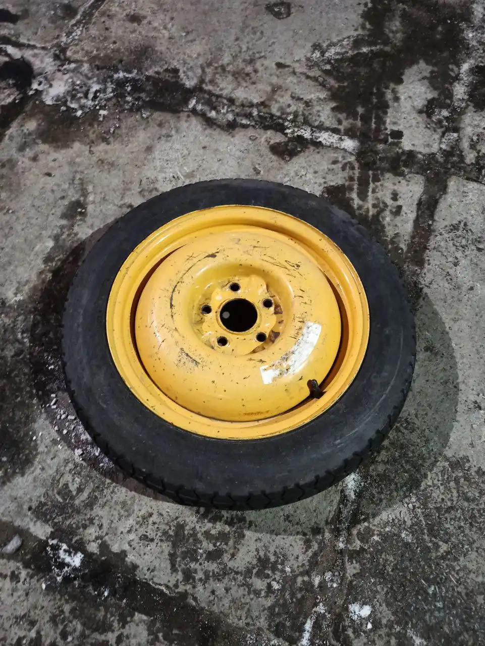 Оригинальное запасное колесо Nissan 125/90R16 2013г Bridgestone - Шины и диски (Запчасти) в Владивосток