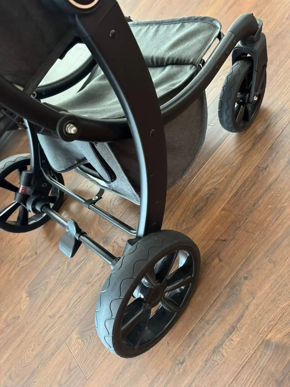 Детские товары: прыгунки, ходилка, коляска, подушка, витамины - Детский транспорт и аксессуары (Товары для детей) в Владивосток