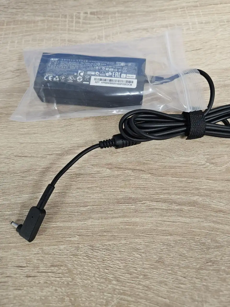 Адаптер для ноутбука Acer, смазка литиевая, лампа галогенная - Компьютерные комплектующие (Электроника) в Владивосток