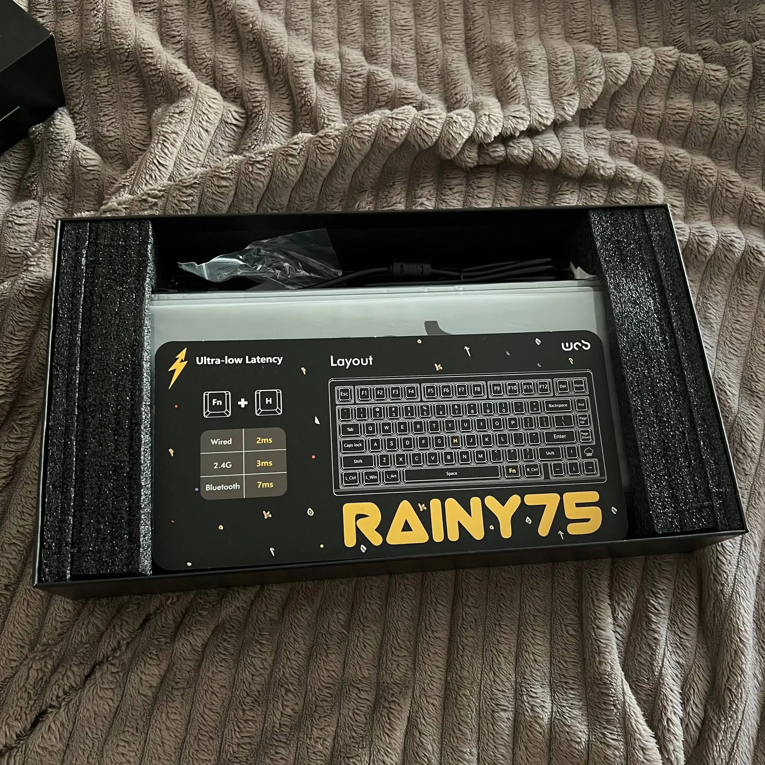 Продам механическую клавиатуру Rainy 75 с RGB подсветкой - Компьютерные аксессуары (Электроника) в Владивосток