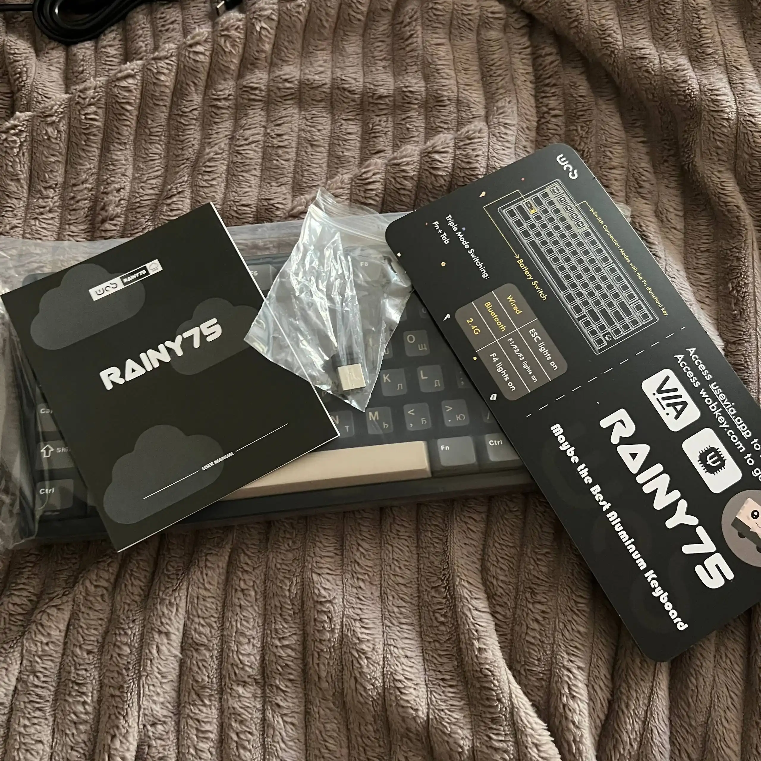 Продам механическую клавиатуру Rainy 75 с RGB подсветкой - Компьютерные аксессуары (Электроника) в Владивосток