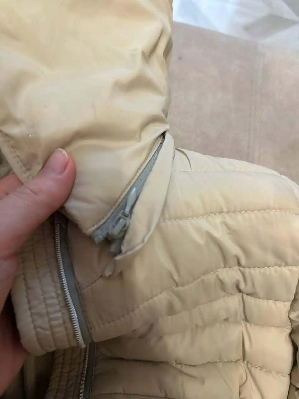 Продажа куртки Деми Mayoral и дополнительной одежды - Детская одежда (Одежда) в Владивосток