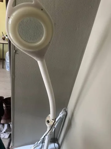 Продам лампу лупу - DVD диски в Владивосток