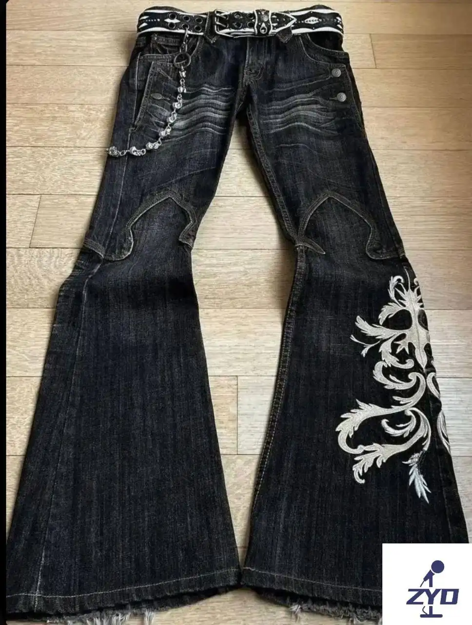 Новые джинсы в стиле 2000-х, размер S - Джинсы (Одежда) в Владивосток