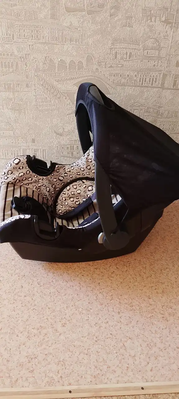 Продам автолюльку с вкладышем - Автолюльки (Товары для детей) в Владивосток