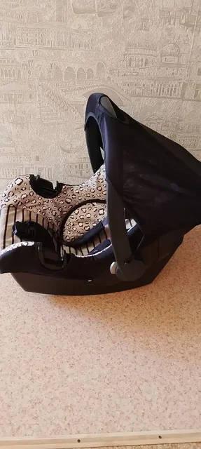 Продам автолюльку с вкладышем - Школьные принадлежности в Владивосток